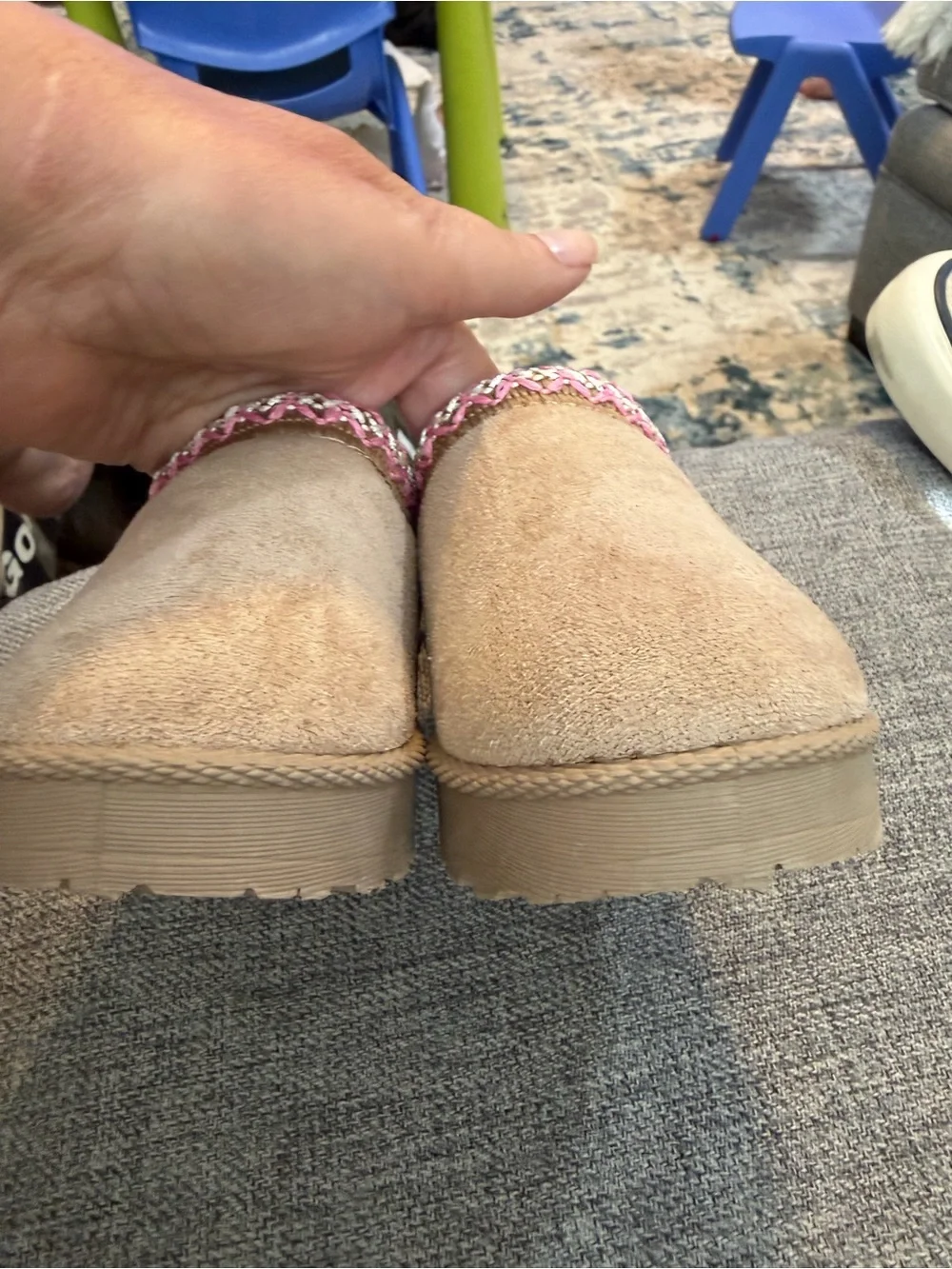 Olivia & Kate Tan Mule platform Slip-On fur lined with Pink Braided Trim size 7
